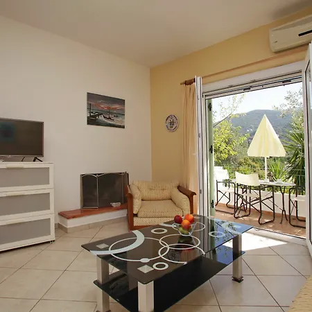 Liofoto Apartment *